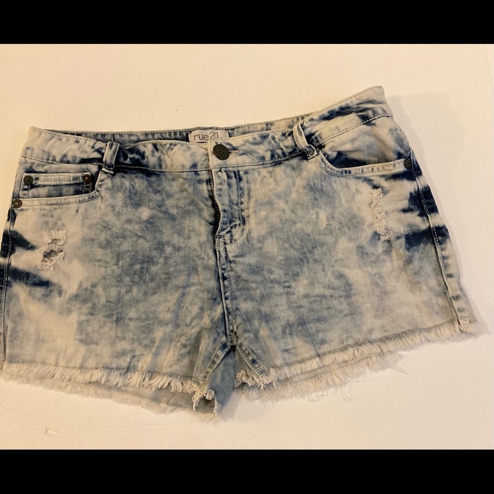 Ladies Shorts bundle (old navy boyfriend) & Rue 21. Y2K for sure ⭐️.Both size 14 - Picture 9 of 16